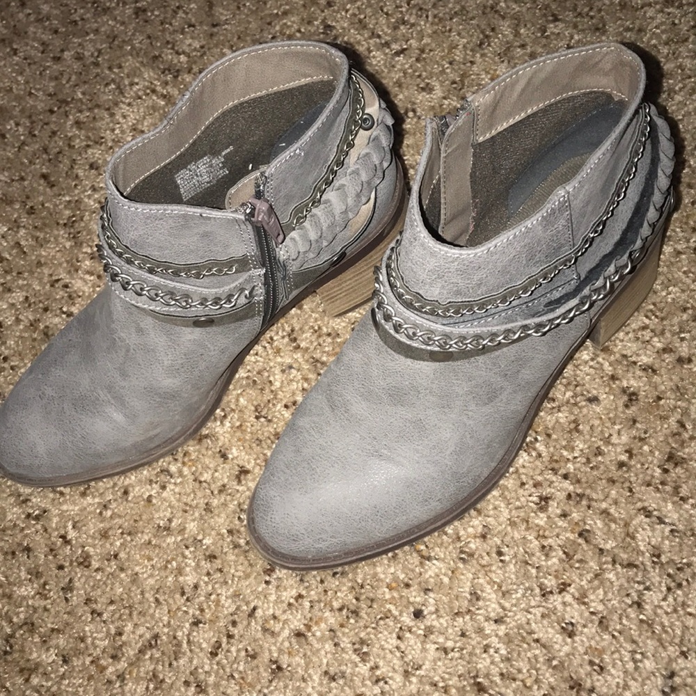 Ankle boots